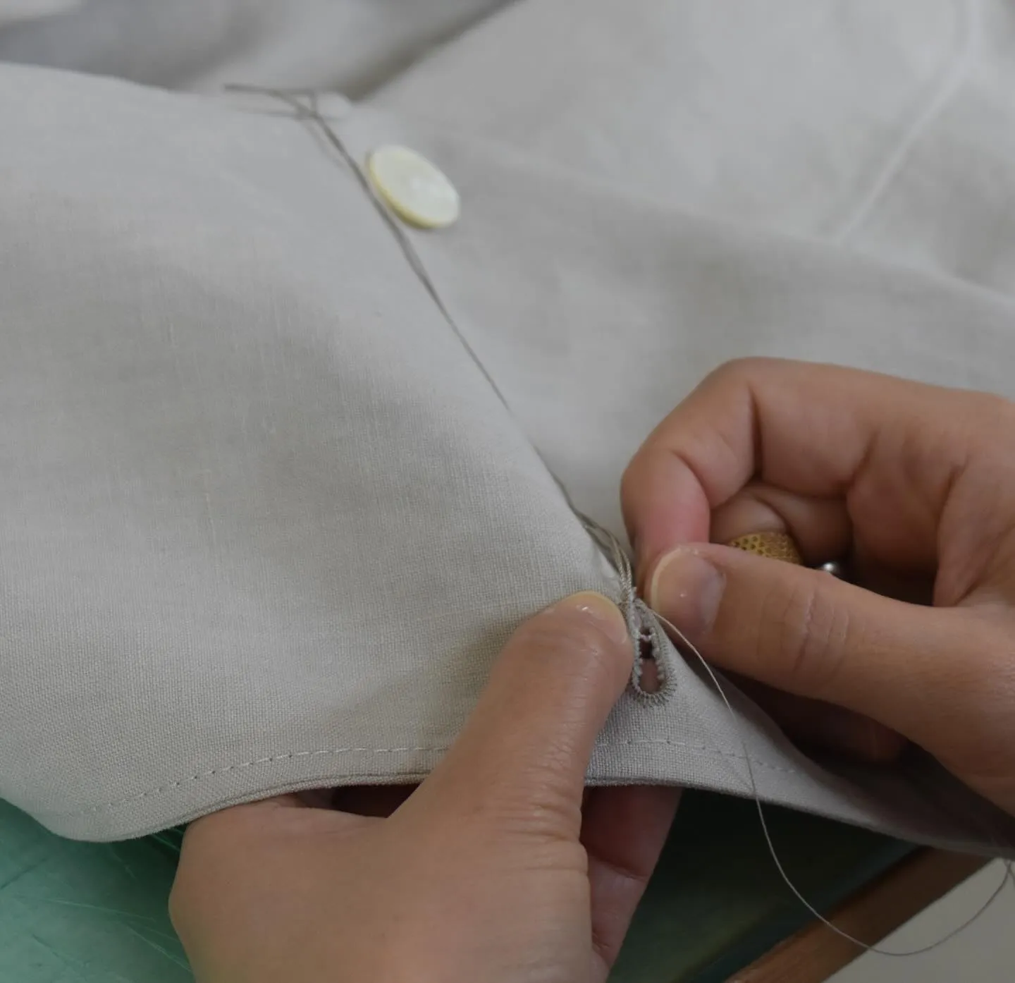 アトリエでの手穴の作成風景より📸